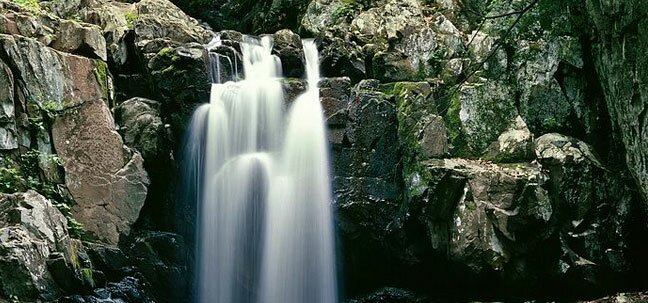 Virginia waterfalls in the west